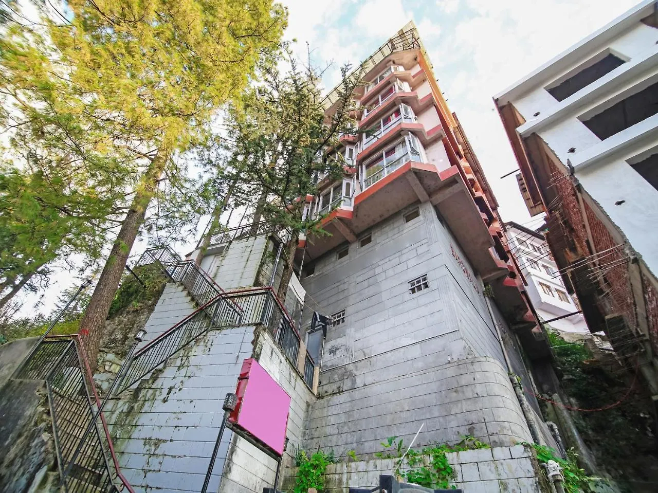 Oyo 22748 Barowalia Resorts Шимла
